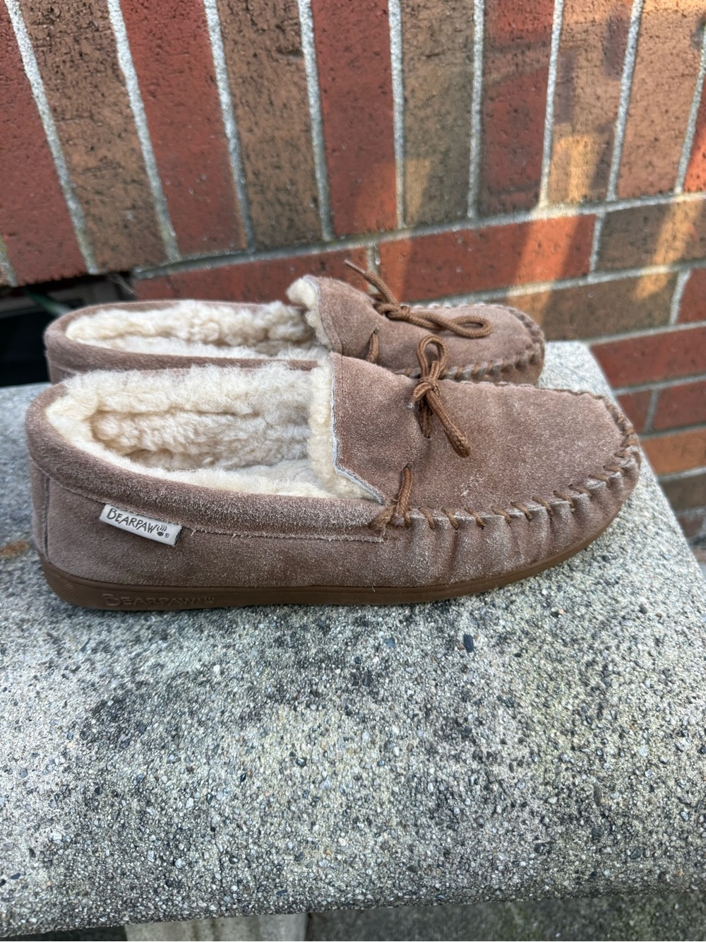 Bearpaw Men’s Size 10 Suede Moccasin Slippers Plush Lined Brown